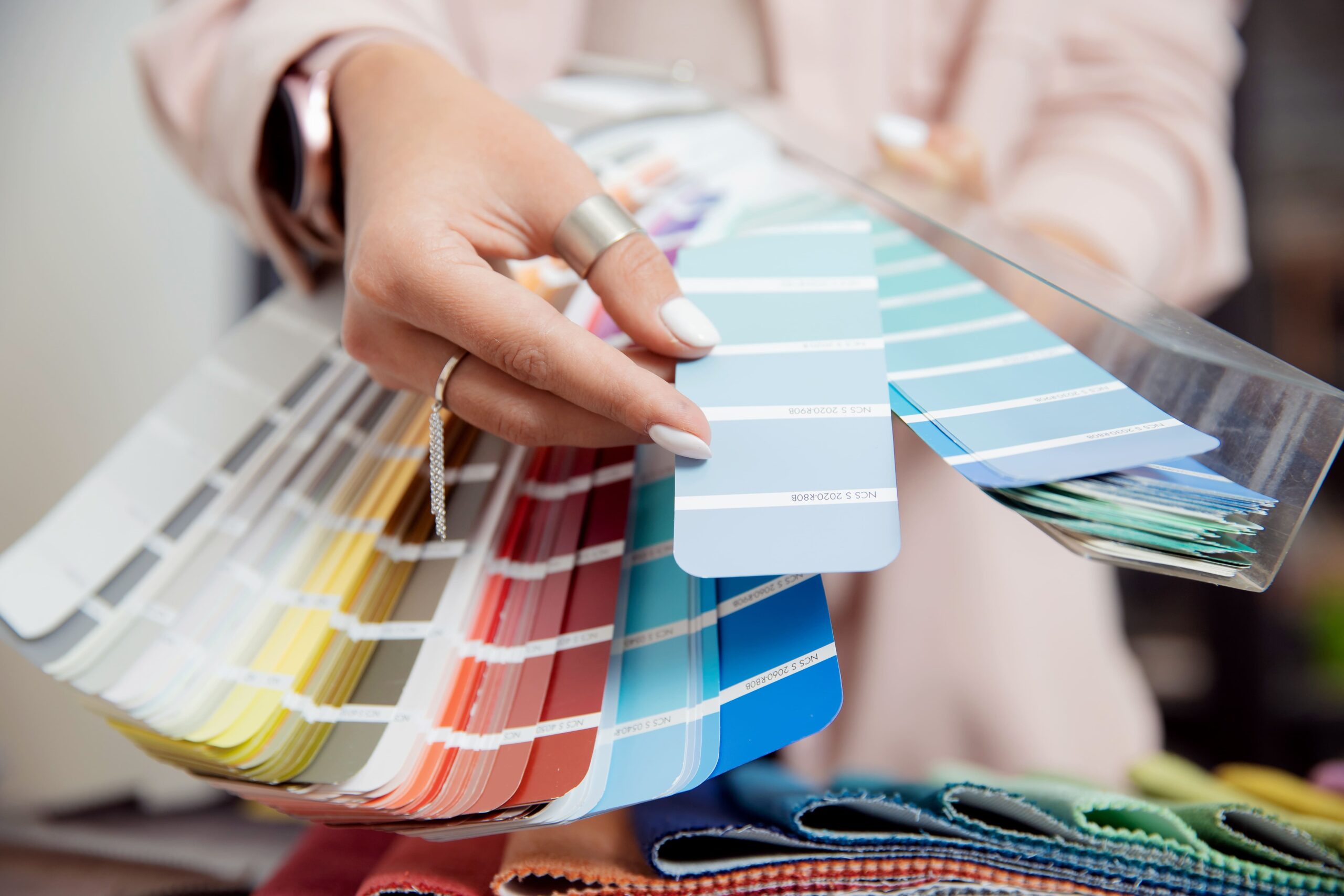 Free one to one instore colour consultations with Fleetwood Paints interior designers