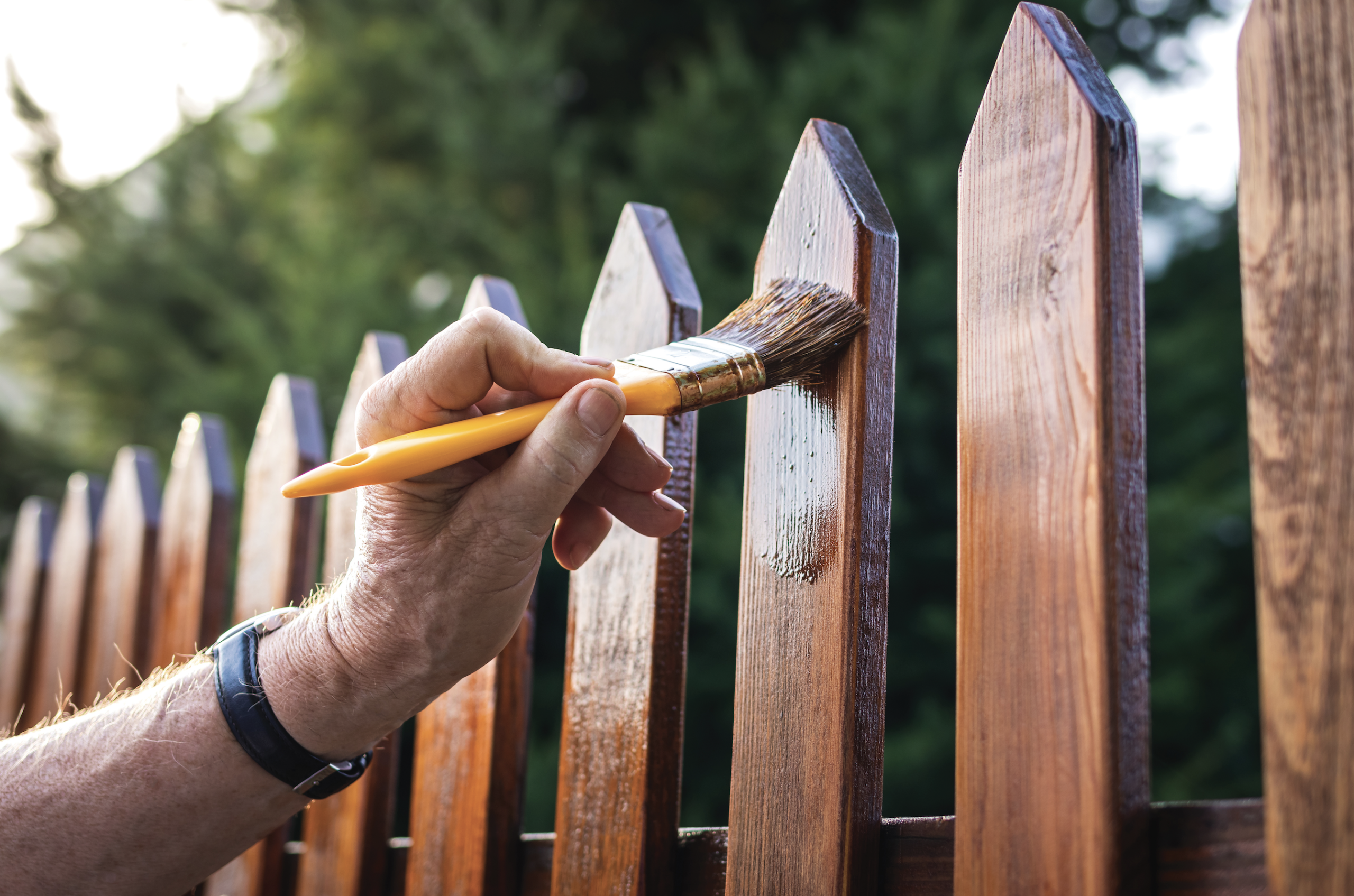 How to Stain a Wooden Fence